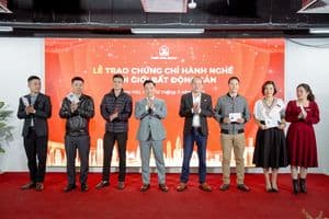 Trao Chứng chỉ 16