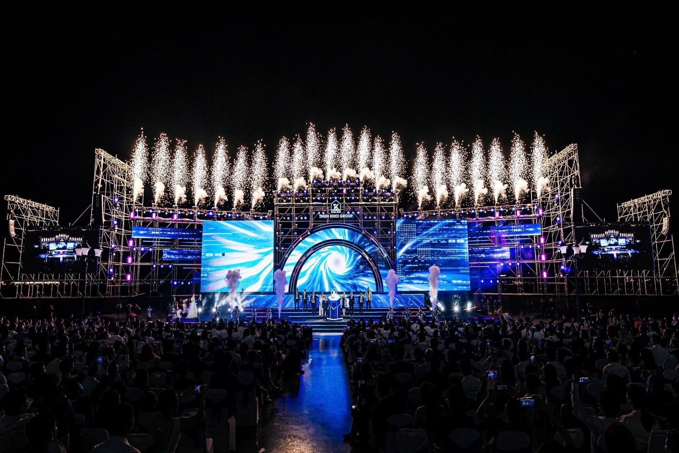 Nghi thức khai mở cánh cửa kỷ nguyên mới “Hợp Lực Kỷ Nguyên Số”