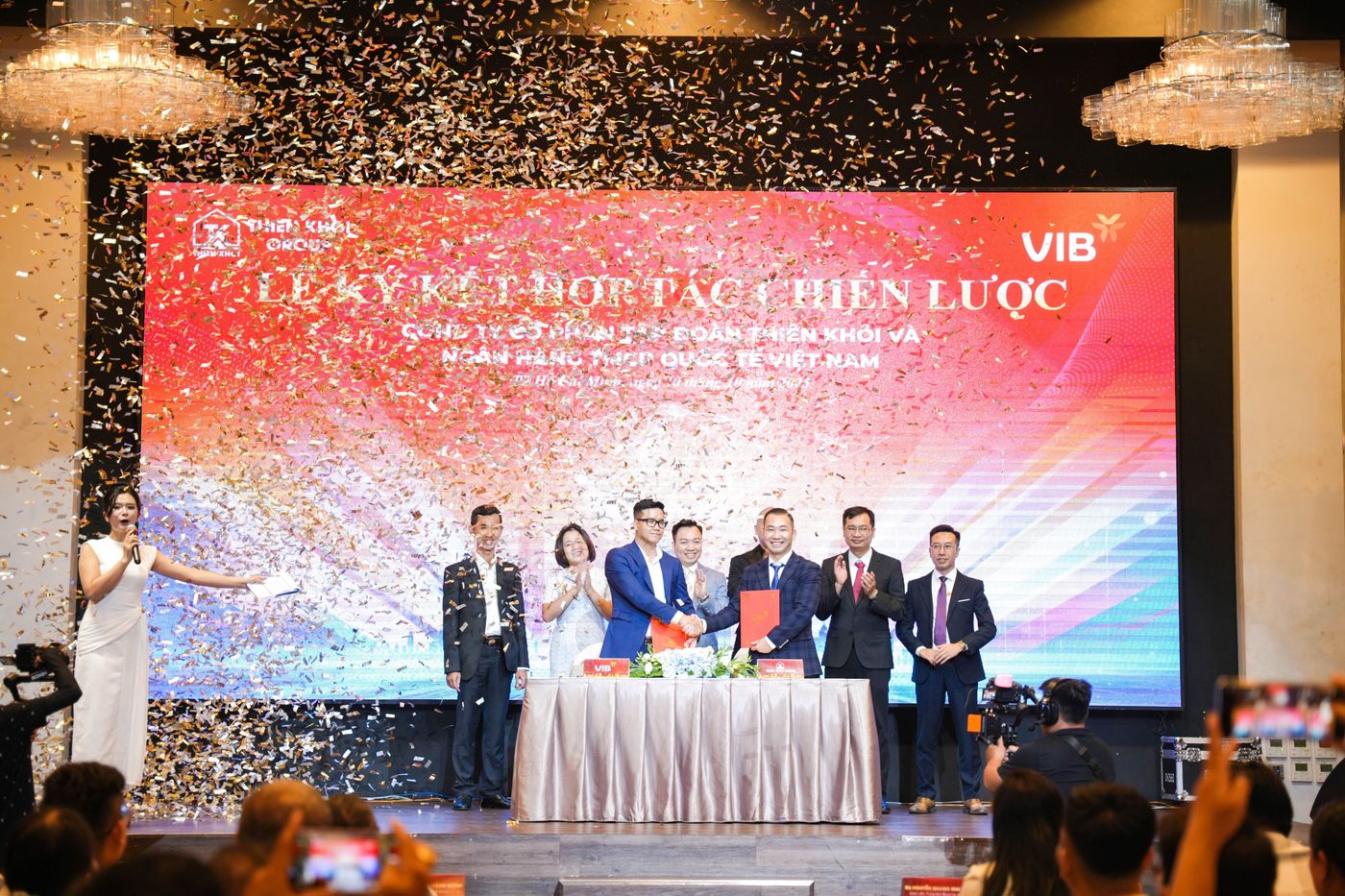 Lễ ký kết hợp tác chiến lược giữa Thiên Khôi Group và VIB