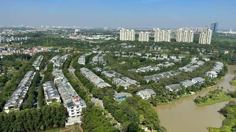 ban-biet-thu-tai-khu-do-thi-ecopark.jpg