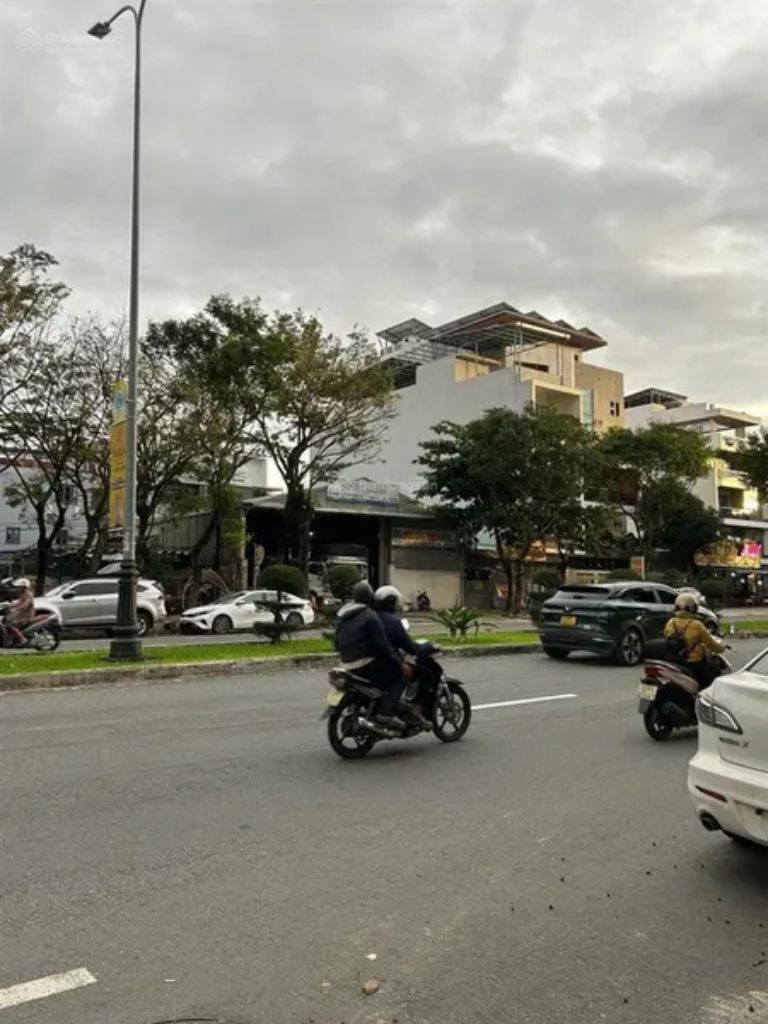 Nhà đường Nguyễn Tất Thành, thích hợp ở kết hợp kinh doanh