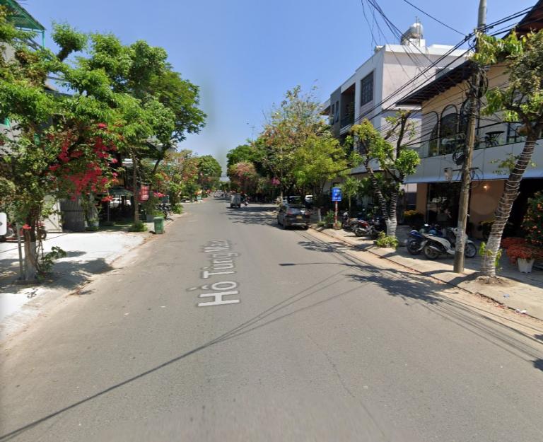 Nhà mặt đường kinh doanh tiện ích dịch vụ sầm uất