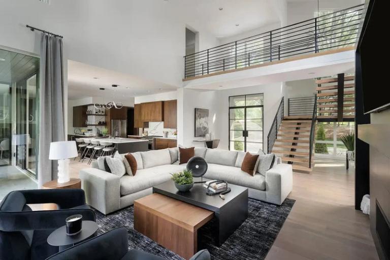 Vào nhà, bật sáng, nổi lửa là ba việc nhỏ nhưng mang tính ‘mở’ không khí cho tổ ấm