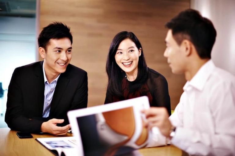 can-hoc-gi-de-tro-thanh-nha-moi-gioi.jpg