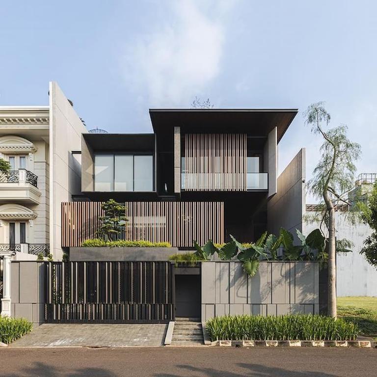 Hướng hợp vẫn cần xử lý bức xạ mặt trời để ở thật sự thoải mái