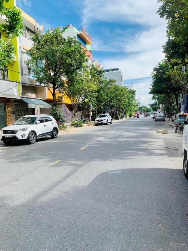 Nhà 2 đến 4 tầng mặt tiền kinh doanh kết hợp ở