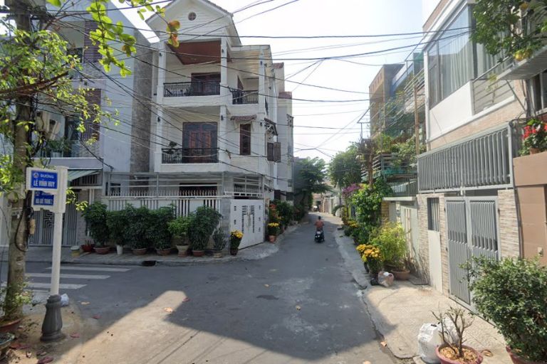 Nhà mặt tiền, lô góc hoặc ngã mà phù hợp đầu tư để kinh doanh