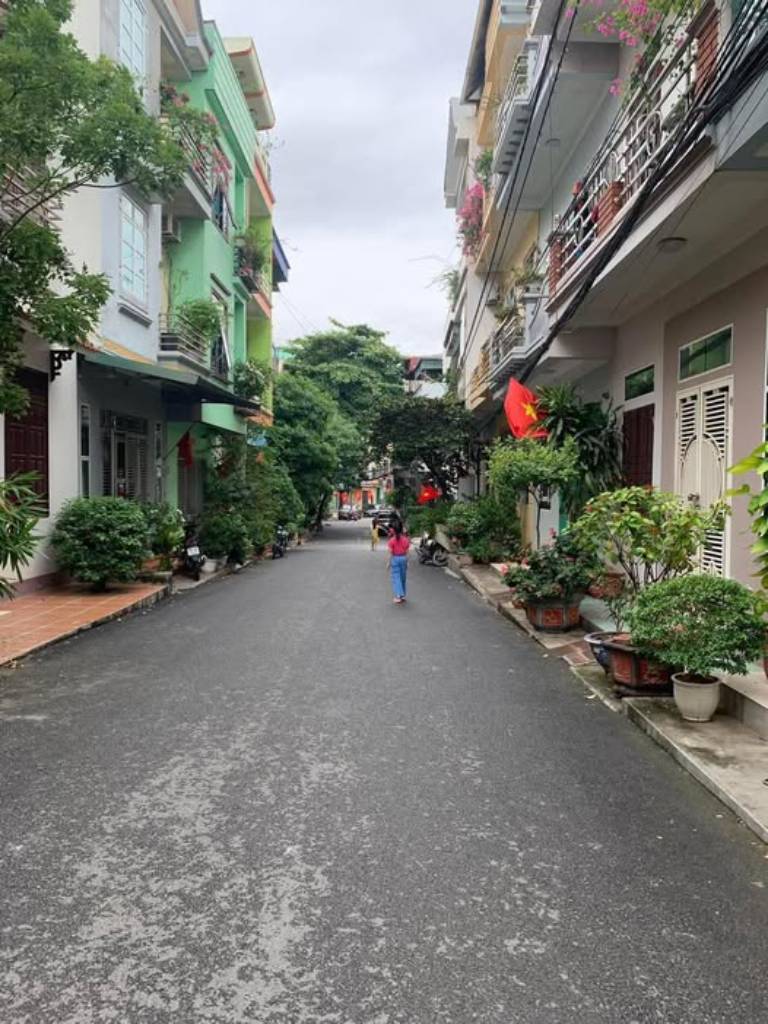 Nhà trong khu dân cư lâu năm có hạ tầng và không gian sống được đồng bộ