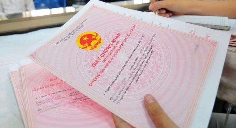 dang-ki-quyen-so-huu-va-nhan-so-hong.jpg
