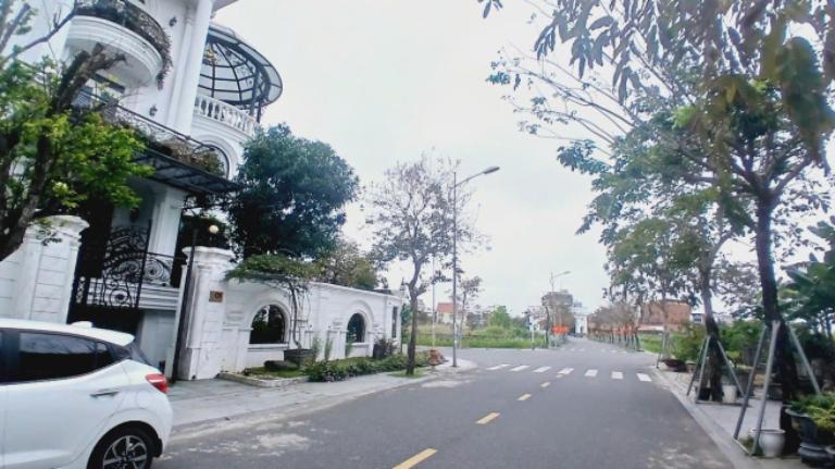 Nhà đoạn đường kết nối nhanh ra các trục trung tâm