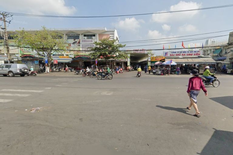 Đường Hùng Vương nằm trong vùng lõi trung tâm, dễ dàng kết nối ra chợ Cồn