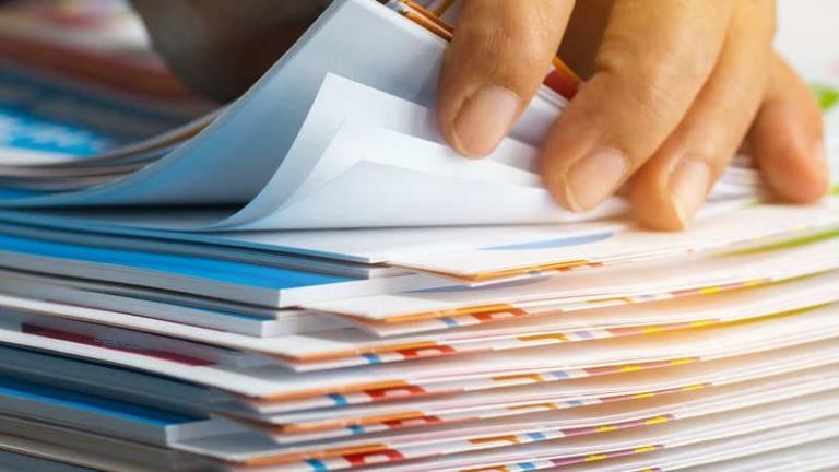 Chuẩn bị sẵn thông tin liên hệ từ công ty hoặc đối tác kinh doanh