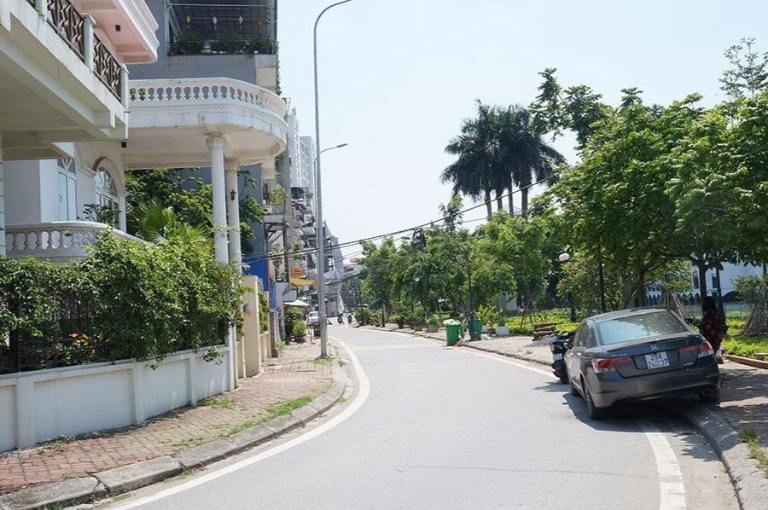 Các biệt thự mặt phố đường Yên Hoa, Tây Hồ