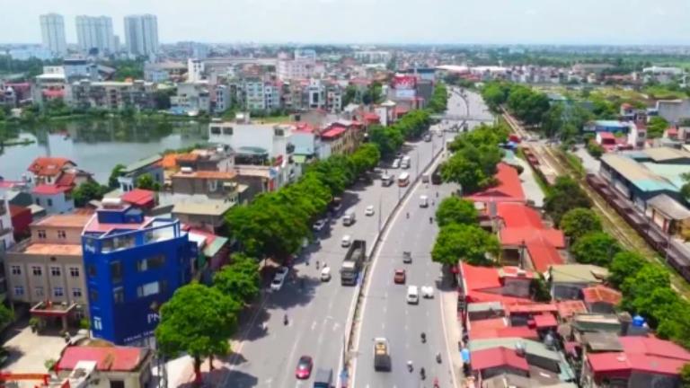 Gần trục giao thông chính