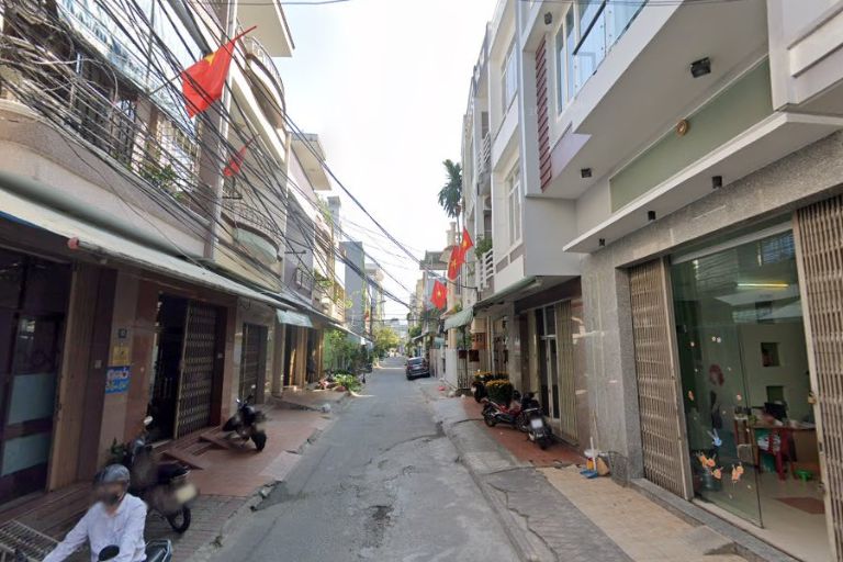 Nhà có mặt tiền rộng, phù hợp ở hoặc kinh doanh nhỏ