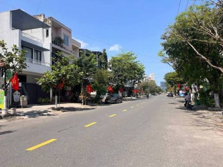 Nhà mặt tiền ở Hải Châu thiên về thương mại