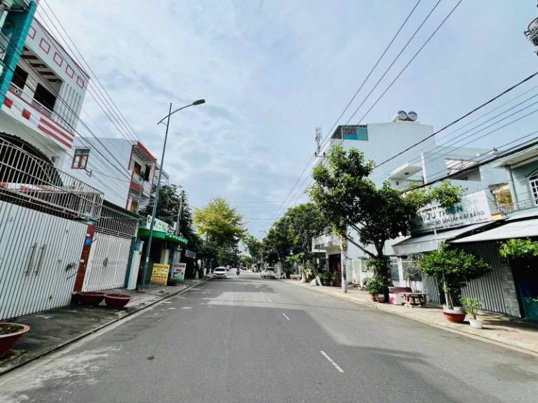 Nhà mặt đường phù hợp với các hoặt động kinh doanh kết hợp ở