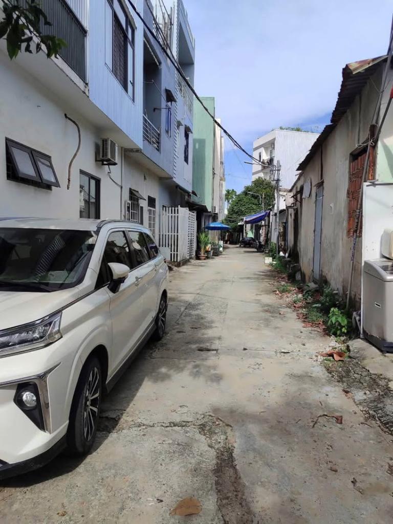 Nhà chủ yếu trong khu dân cư, ít tiếng ồn lớn