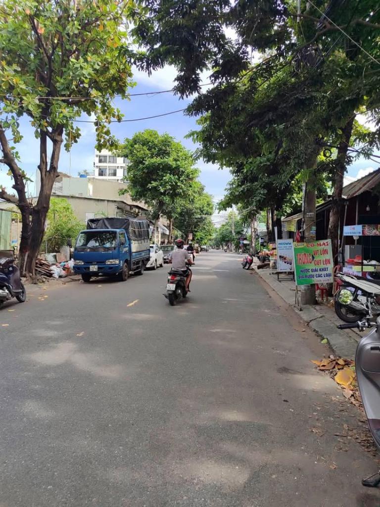 Nhà mặt tiền Đỗ Thúc Tịnh, khu dân cư sầm uất, dễ di chuyển
