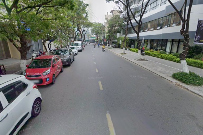 Nhà phố mặt tiền đường Lý Thường Kiệt, khu vực gần biển