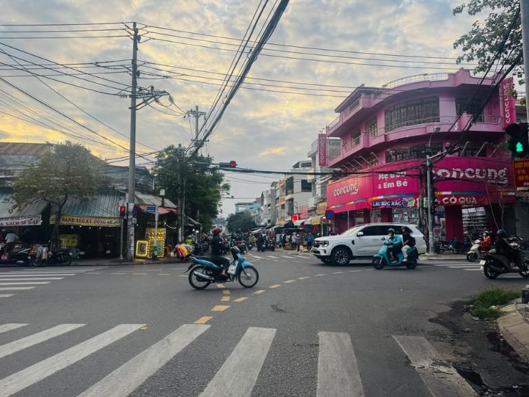Ưu tiên mua nhà kinh doanh chọn các khu đông dân cư