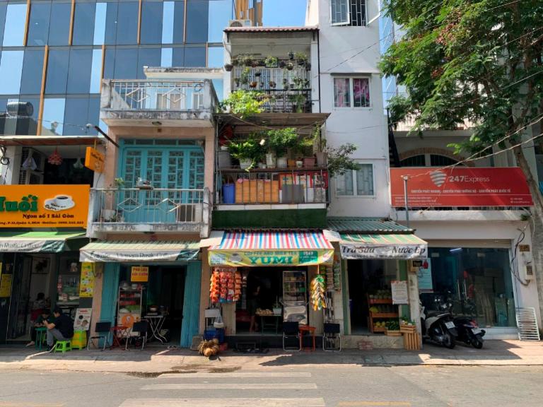 Giá nhà tại Xóm Chiếu dao động tùy vào từng vị trí và thời điểm