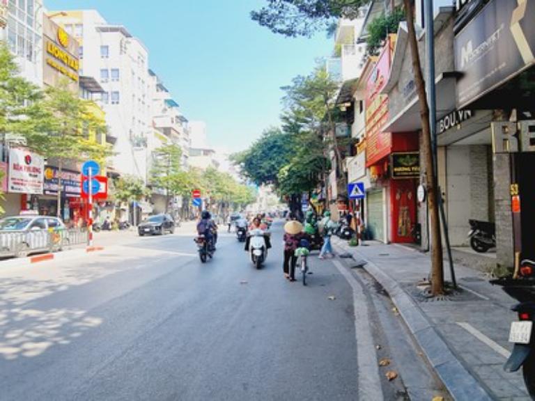 Giá phố Tôn Đức Thắng, Đống Đa, Hà Nội