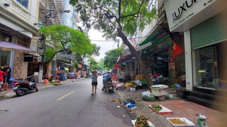 Giao thông công cộng và tiện ích liên quan