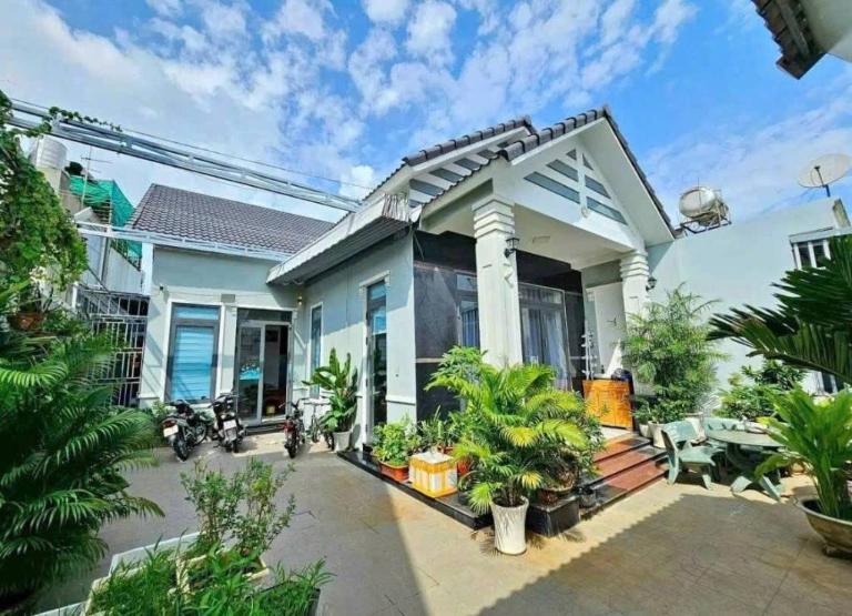 Hướng cửa nhà vệ sinh ra cửa chính làm ảnh hưởng đến giá trị nhà