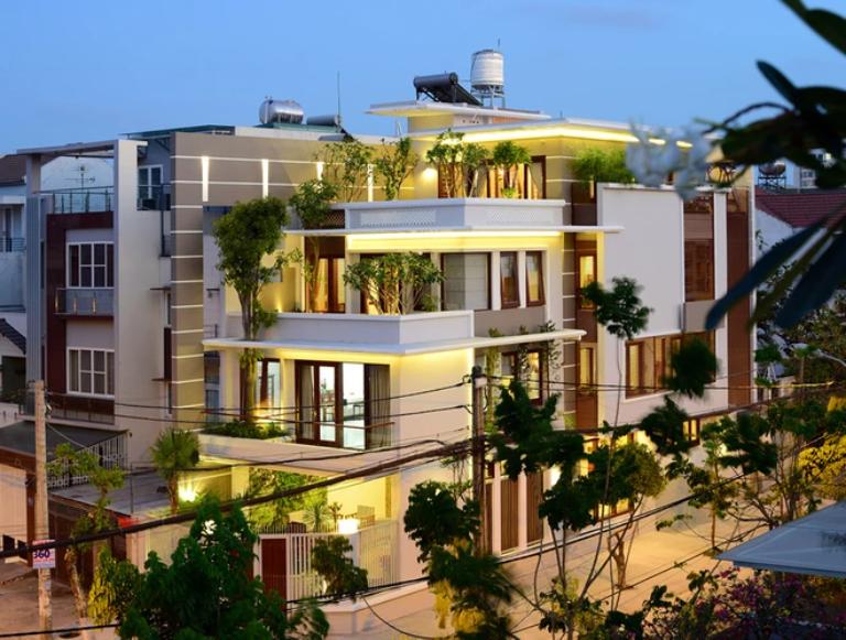 Khi đi mua nhà có thể nhờ người quan biết xem hướng giúp bạn chọn được chính xác