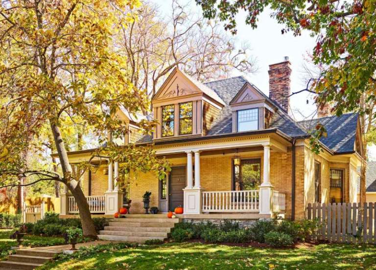 Hướng Tây hứng năng chiều cần che chắn để giảm nhiệt