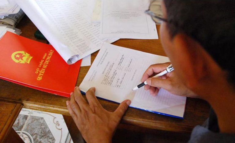 Khi nào bố mẹ bán nhà phải có chữ ký của con?