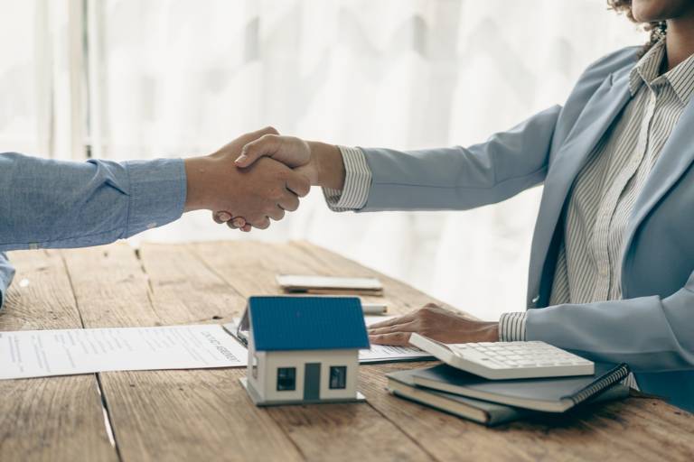 Hoàn tất thỏa thuận mua nhà, hướng tới kế hoạch tài chính dài hạn ổn định
