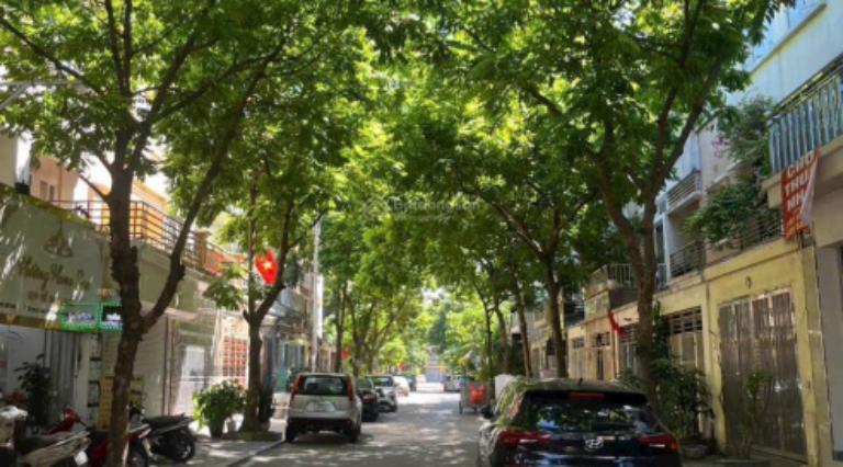 Khu vực gần trung tâm Phú La