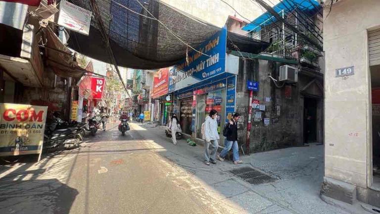 Khu vực quanh Đại học Công nghệ Giao thông Vận tải