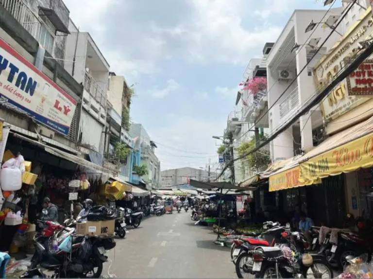 Khu vực gần có các tiện ích xung quanh đa dạng