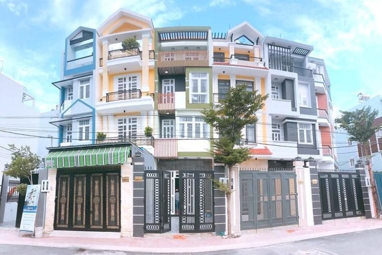 luu-y-khi-mua-nha-mat-duong.jpg