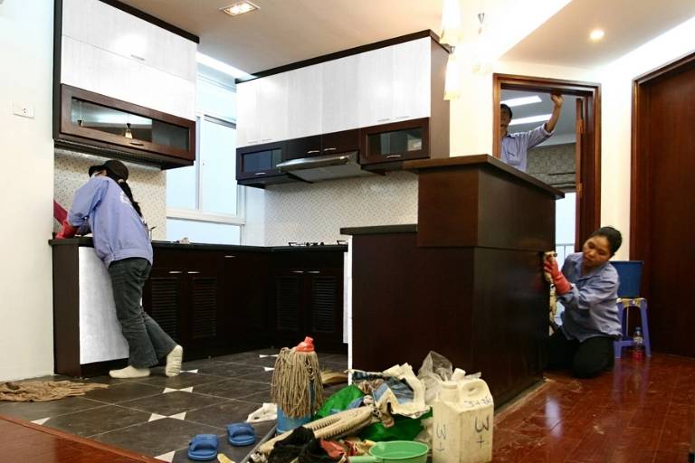 Tổng vệ sinh tổng thể và khử mùi trong nhà khi chưa hoàn thiện