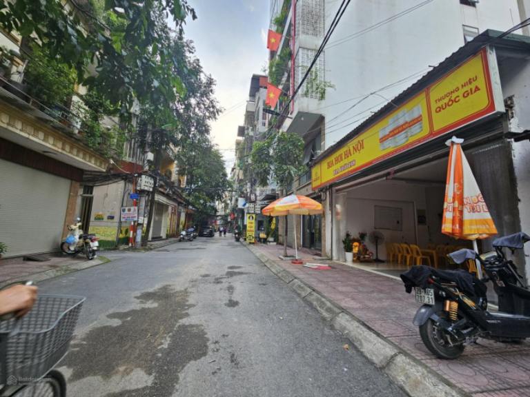 Ngõ 198 đường rộng, không gian sống dễ chịu