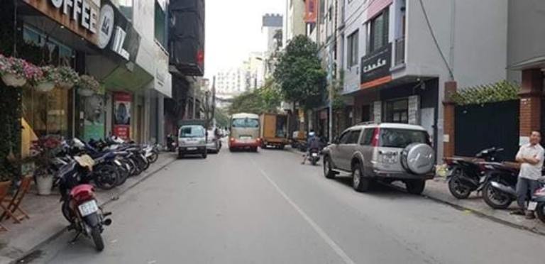 Đường ngõ 279 Đội Cấn thông thoáng, thuận lợi kinh doanh