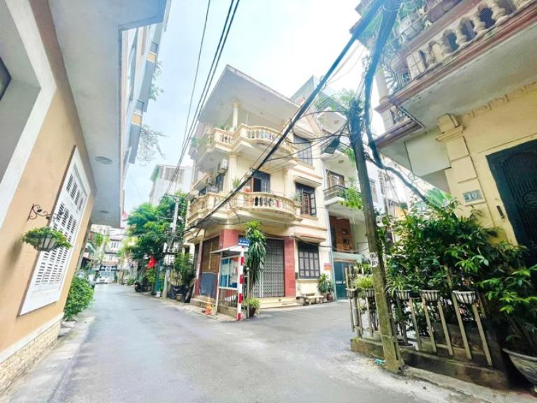 Khu nhà ở trong ngõ Xuân La với kiến trúc nhà phố nhiều tầng