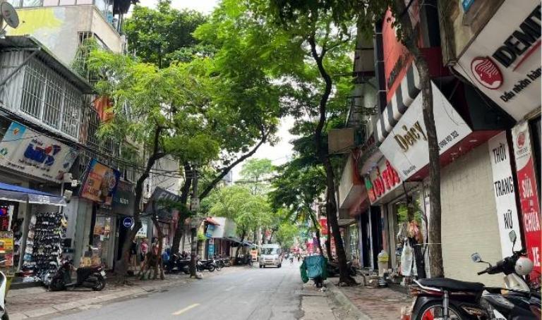  Khu vực Mai Dịch sôi động thu hút tệp khách hàng trẻ