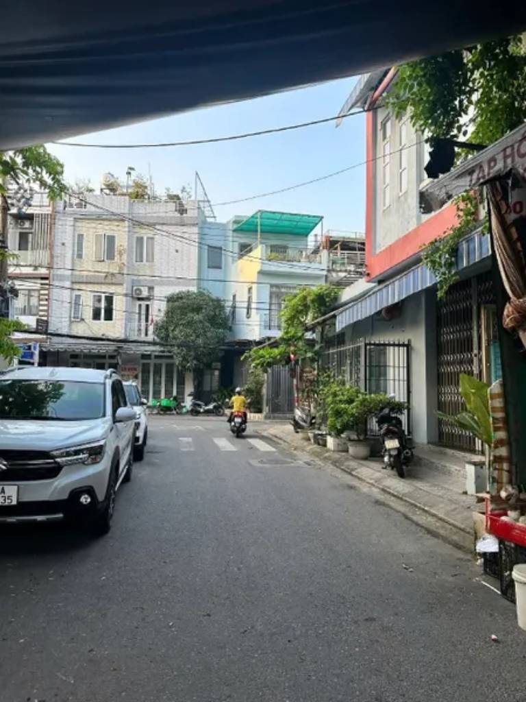 Ưu tiên sổ riêng, hẻm thông, nền nhà cao ráo