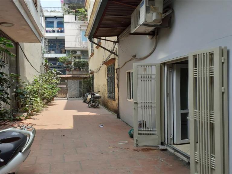 Nhà cấp 4 trong ngõ 101 Đào Tấn khu dân cư ổn định