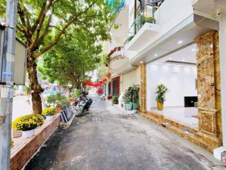 Nhà đẹp gần mặt phố quận Thanh Xuân