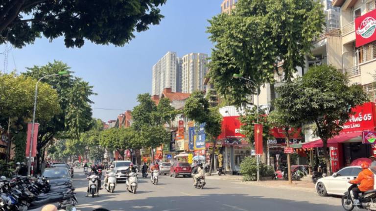 Nhà gần trục các trung tâm thương mại