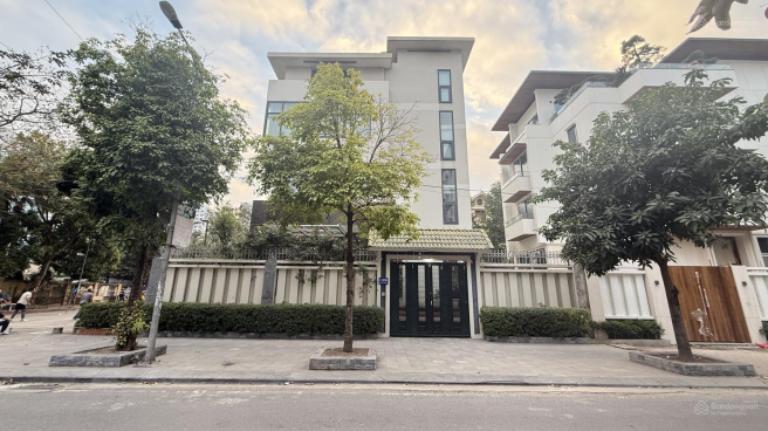 Nhà liền kề khu Dịch Vọng