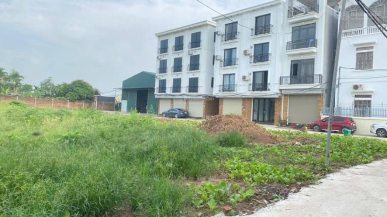 Nhà liền kề xã Song Phương