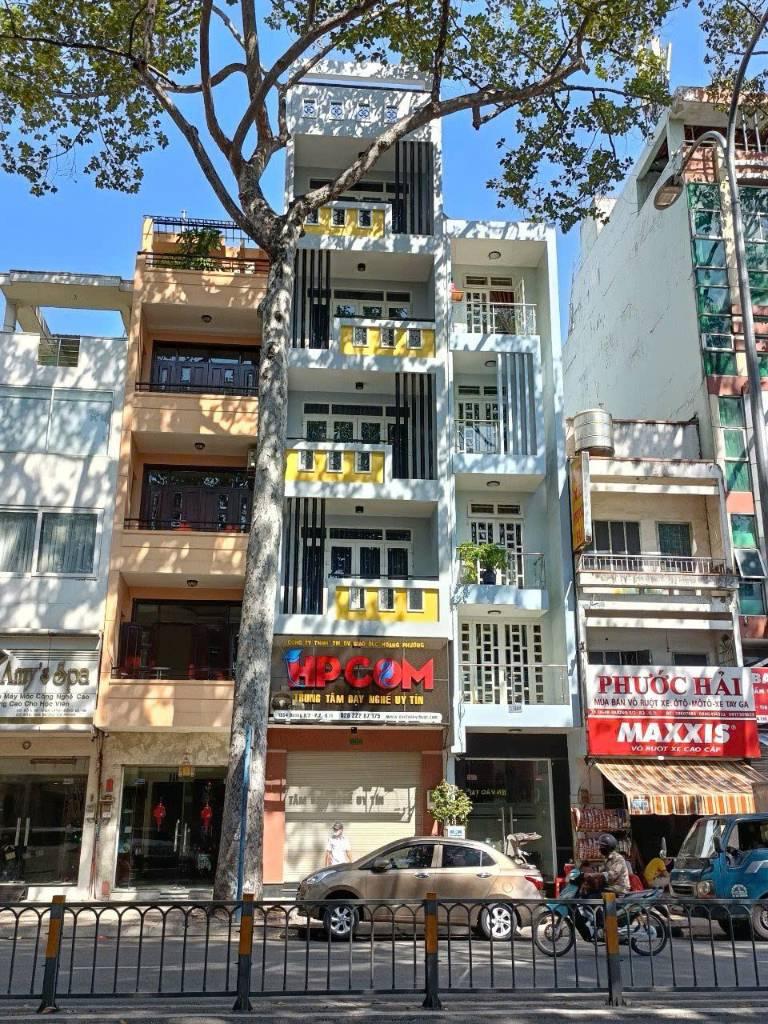 Nhà mặt tiền đường lớn vauwf kinh doanh dịch vụ vừa kết hợp ở