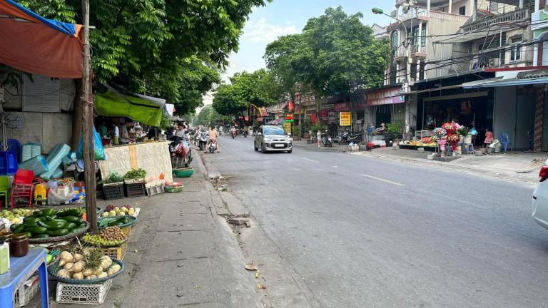 Nhà mặt đường gần chợ khu xã Phú Cường